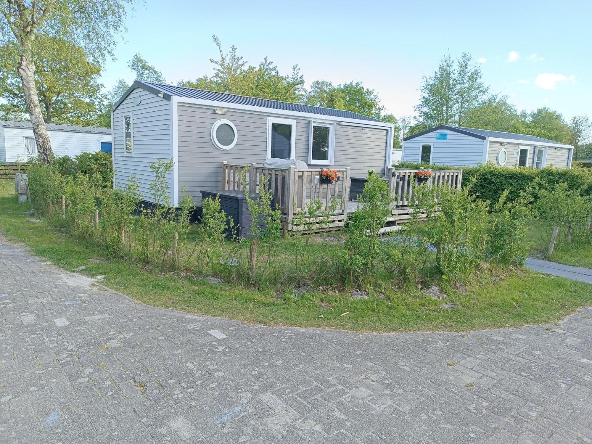 Bj Chalets - Robbengat 85 - Gezellige Chalet Op Vakantiepark Lauwersoog! Vroege Incheck! Met Airco! Bagian luar foto